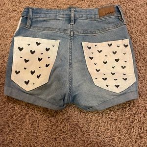 GARAGE back pocket painted design jean shorts